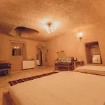 Pinhan Cave ホテル