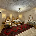 ホテル Pinhan Cave ウチヒサール