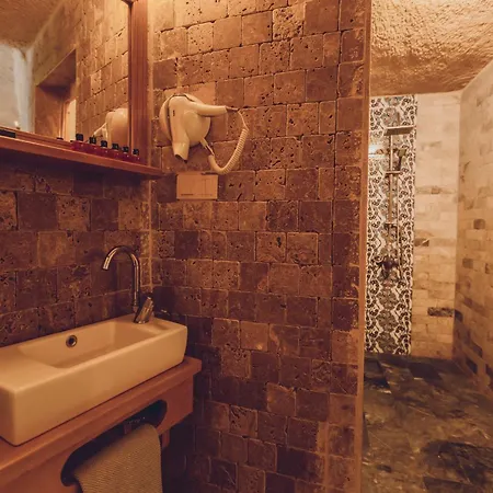 Pinhan Cave * Учисар