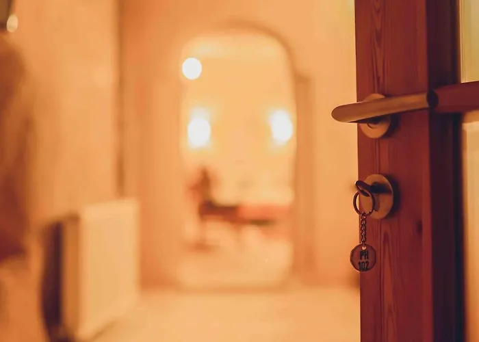 Pinhan Cave Szálloda *