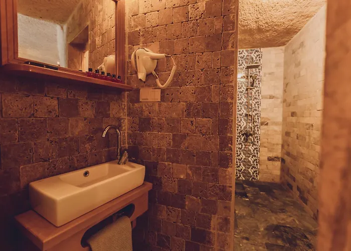 Pinhan Cave * Üçhisar