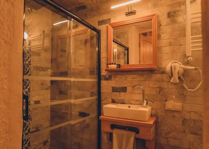 Pinhan Cave Szálloda *